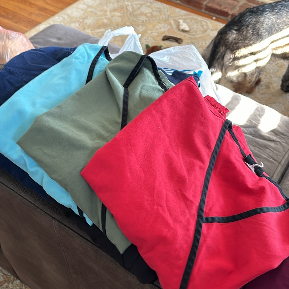 Scrub shirts - Picture 2 of 2